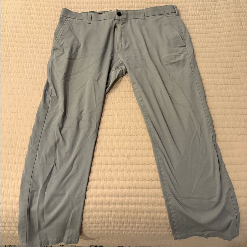 Haggar Men's Slim Fit Light Gray Chinos